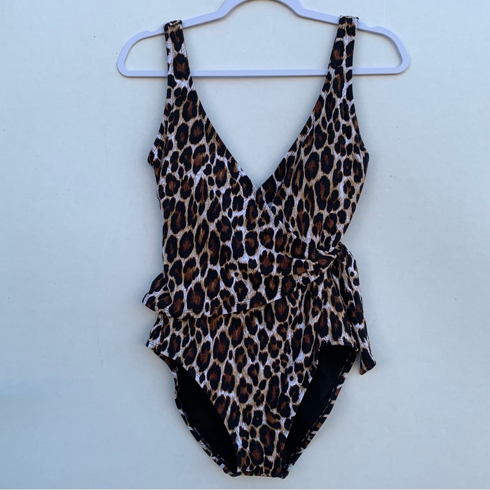 Tommy Bahama Leopard Print One-Piece Swimsuit Tummy Control Black
Brown Size 8
